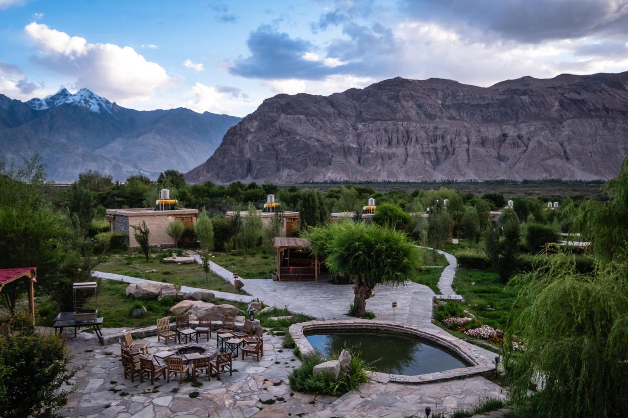 Lchang Nang Retreat-The House Of Trees-Nubra Valley Hotell Sumur Exteriör bild